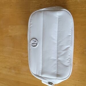 Lululemon Everywhere Belt Bag 1L Wunder Puff White